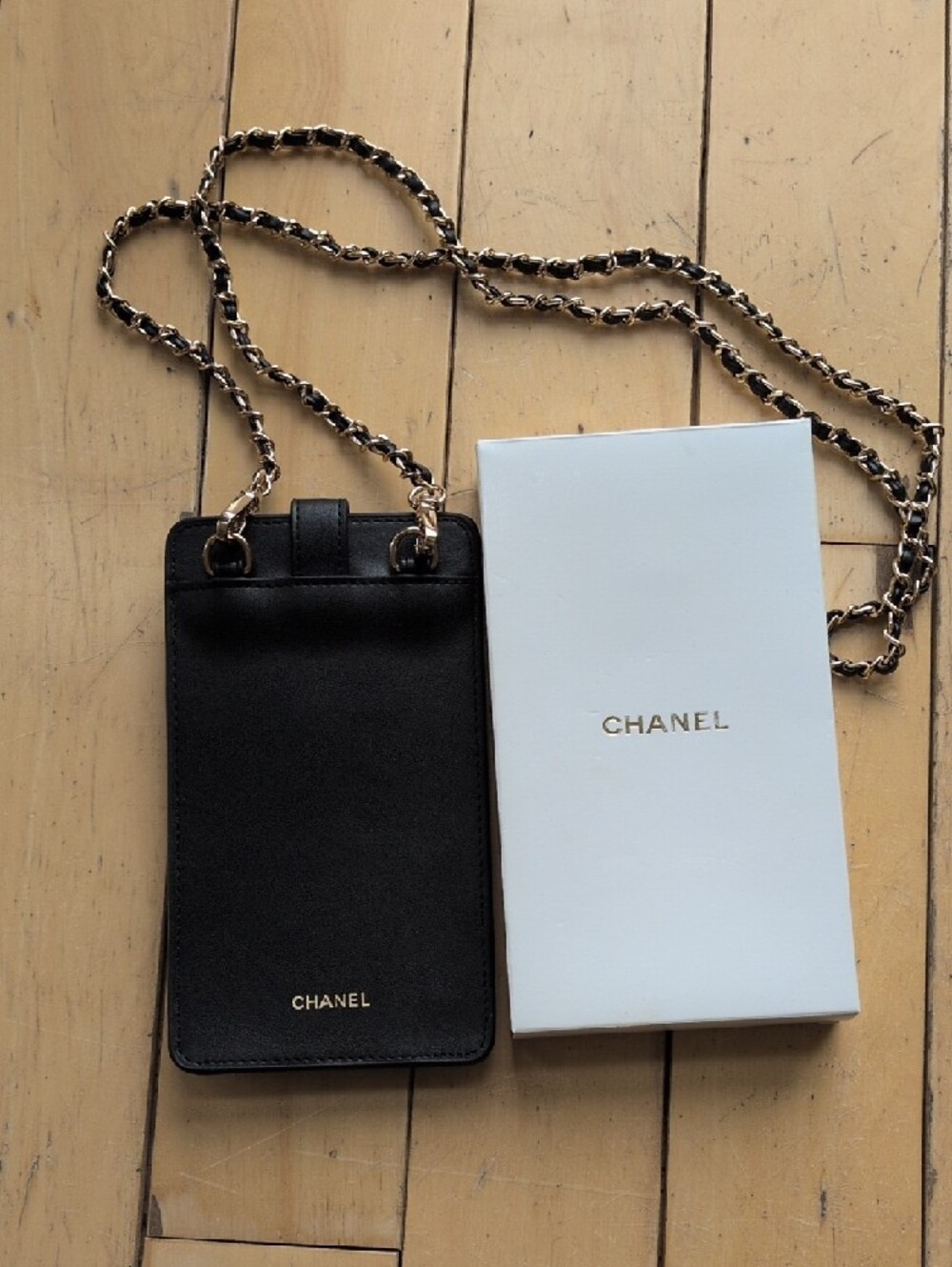 CHANEL Black Quilted Coco Crush Phone Crossbody with Gold Chain - Picture 2 of 6
